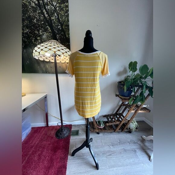 Yellow top - Picture 2 of 5